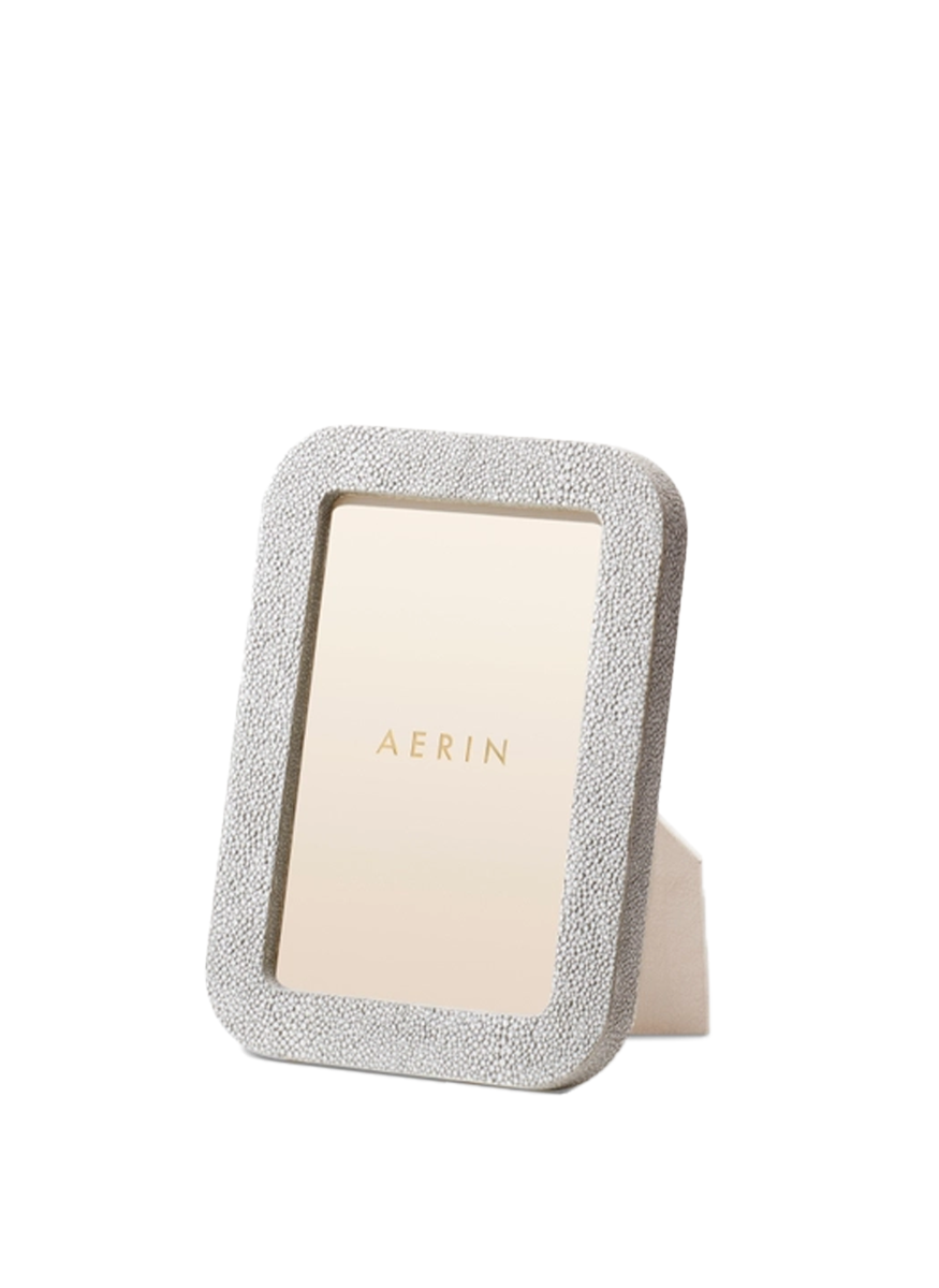 Modern Shagreen Frame in Dove, 4x6