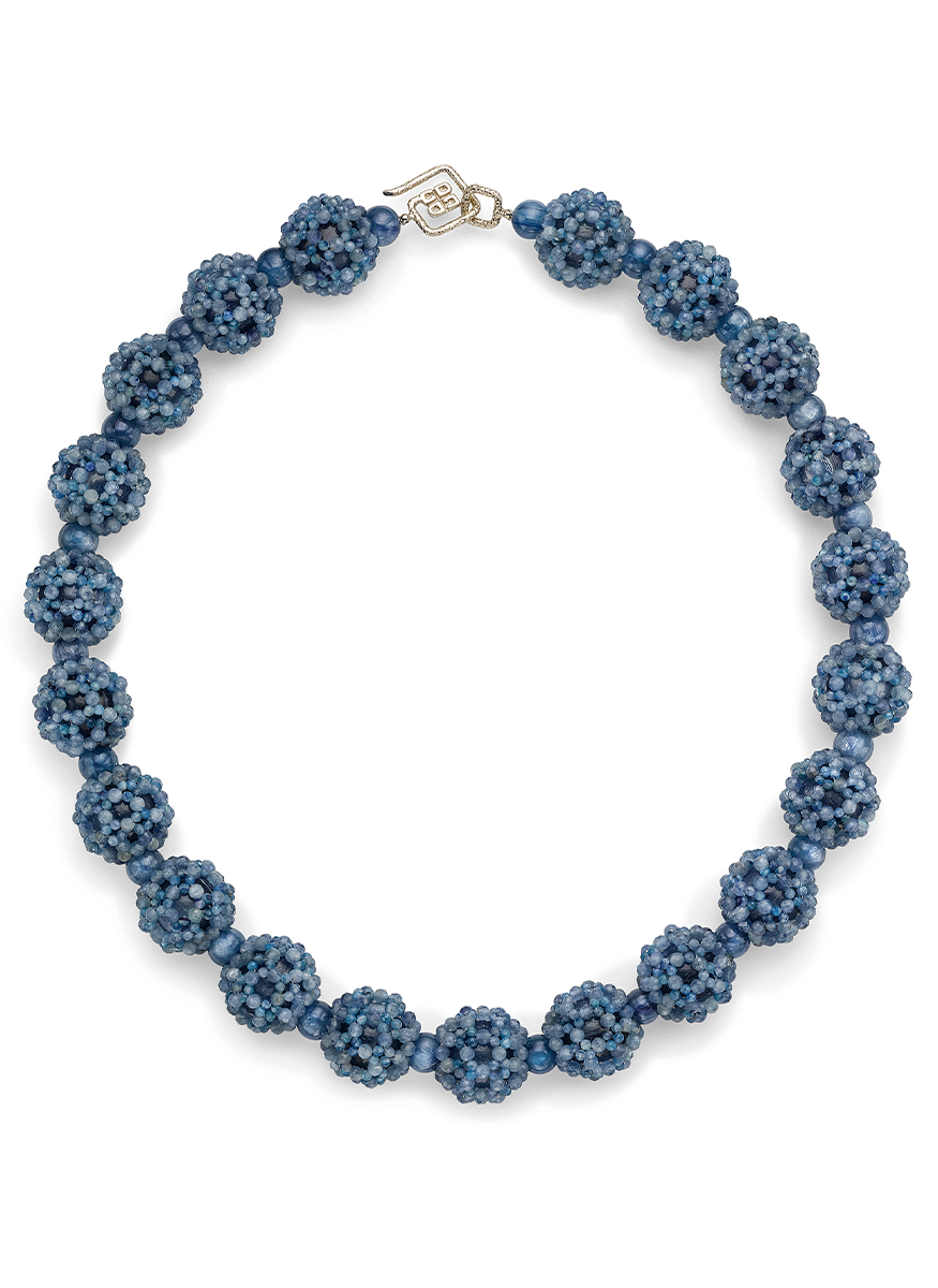 Laced Collier