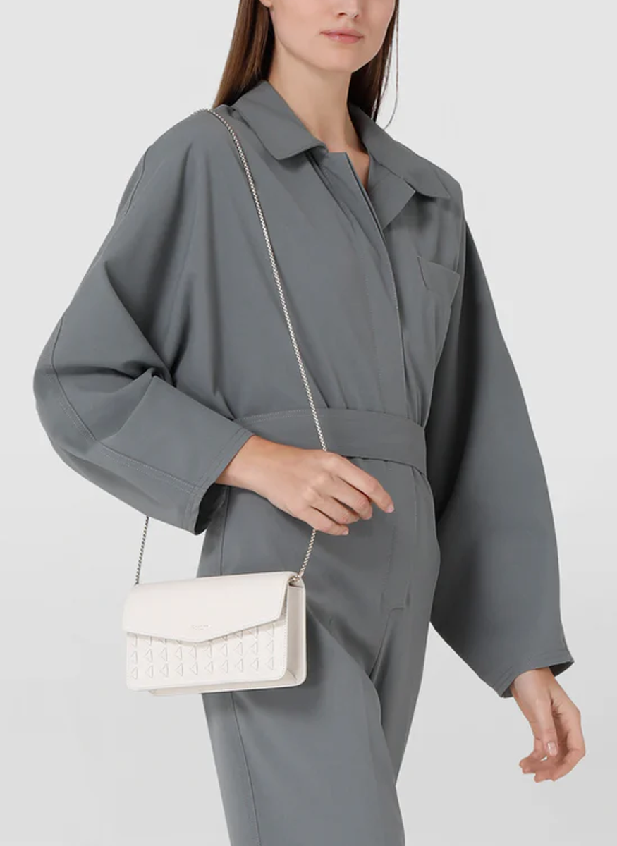 Pochette Crossbody with Chain in Off White - Serapian