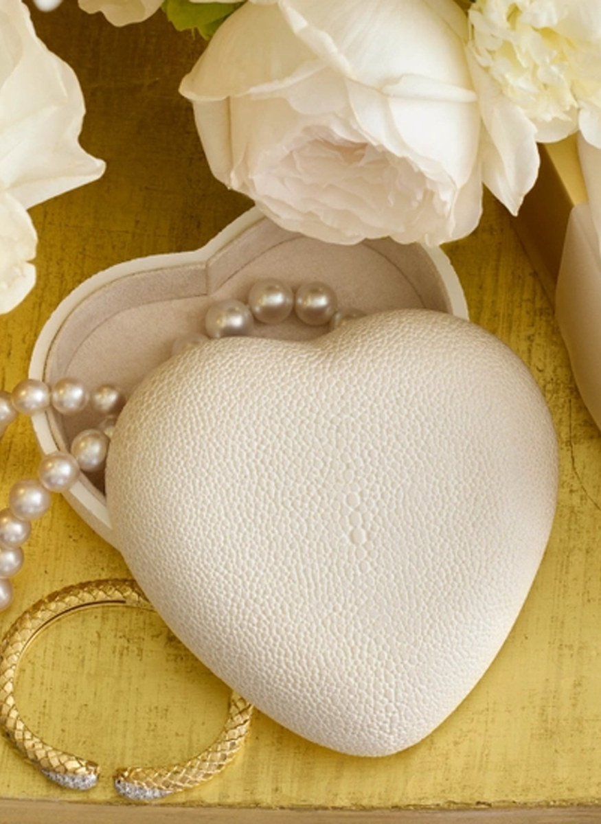 Shagreen Heart Box, Cream - Aerin