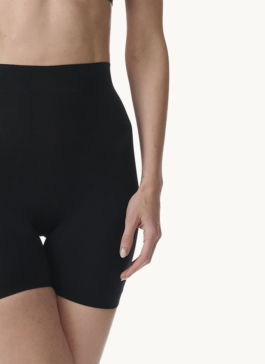 Cotton Contour Control Shorts in Black - Wolford