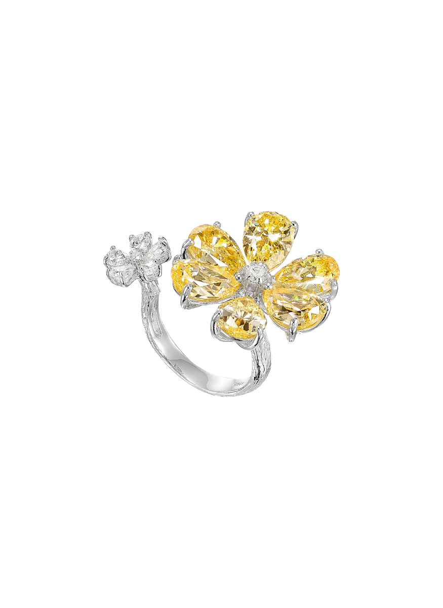 Daisy Diamond Marguerite Ring