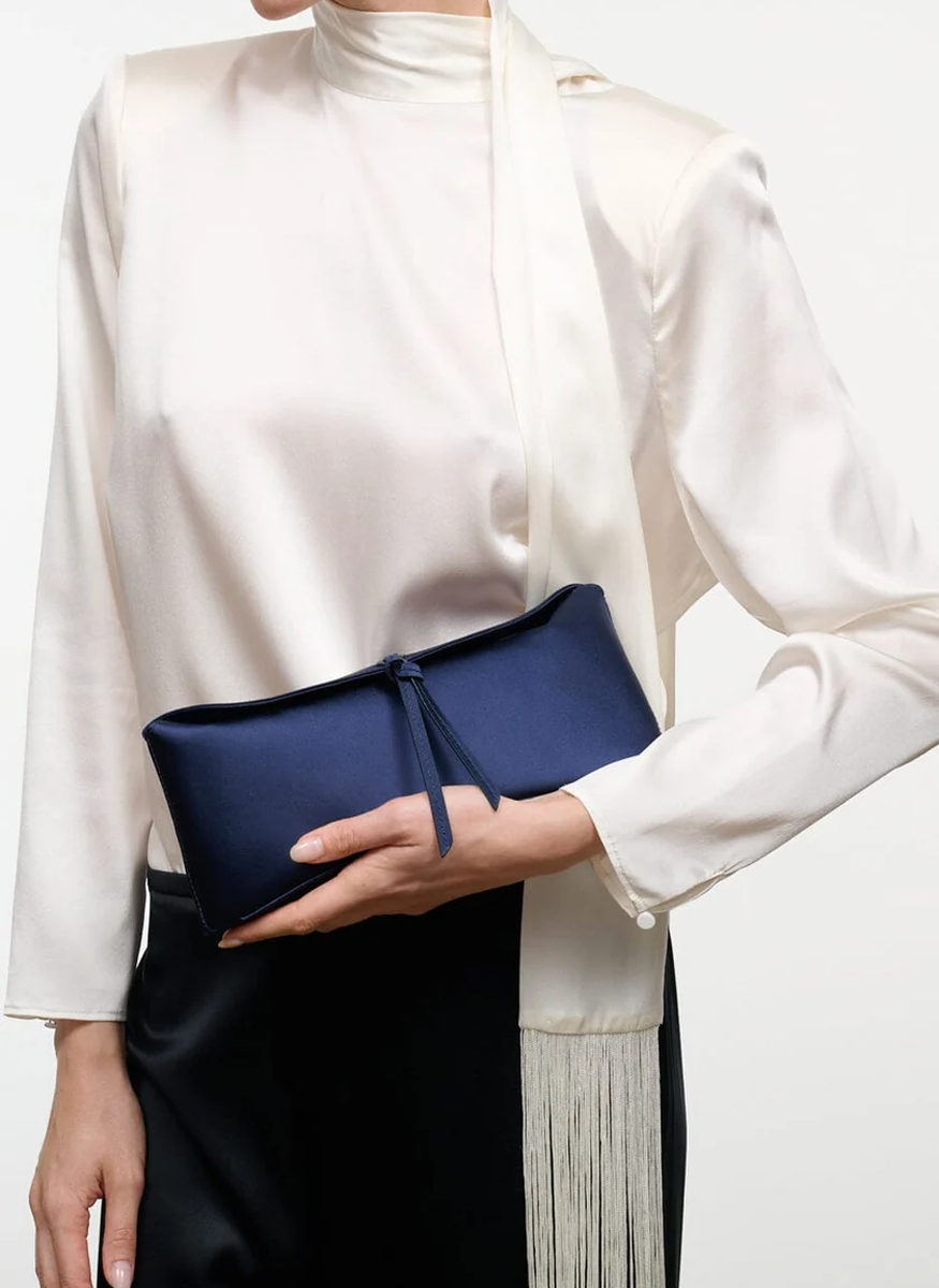 Eve Clutch in Dark Sapphire