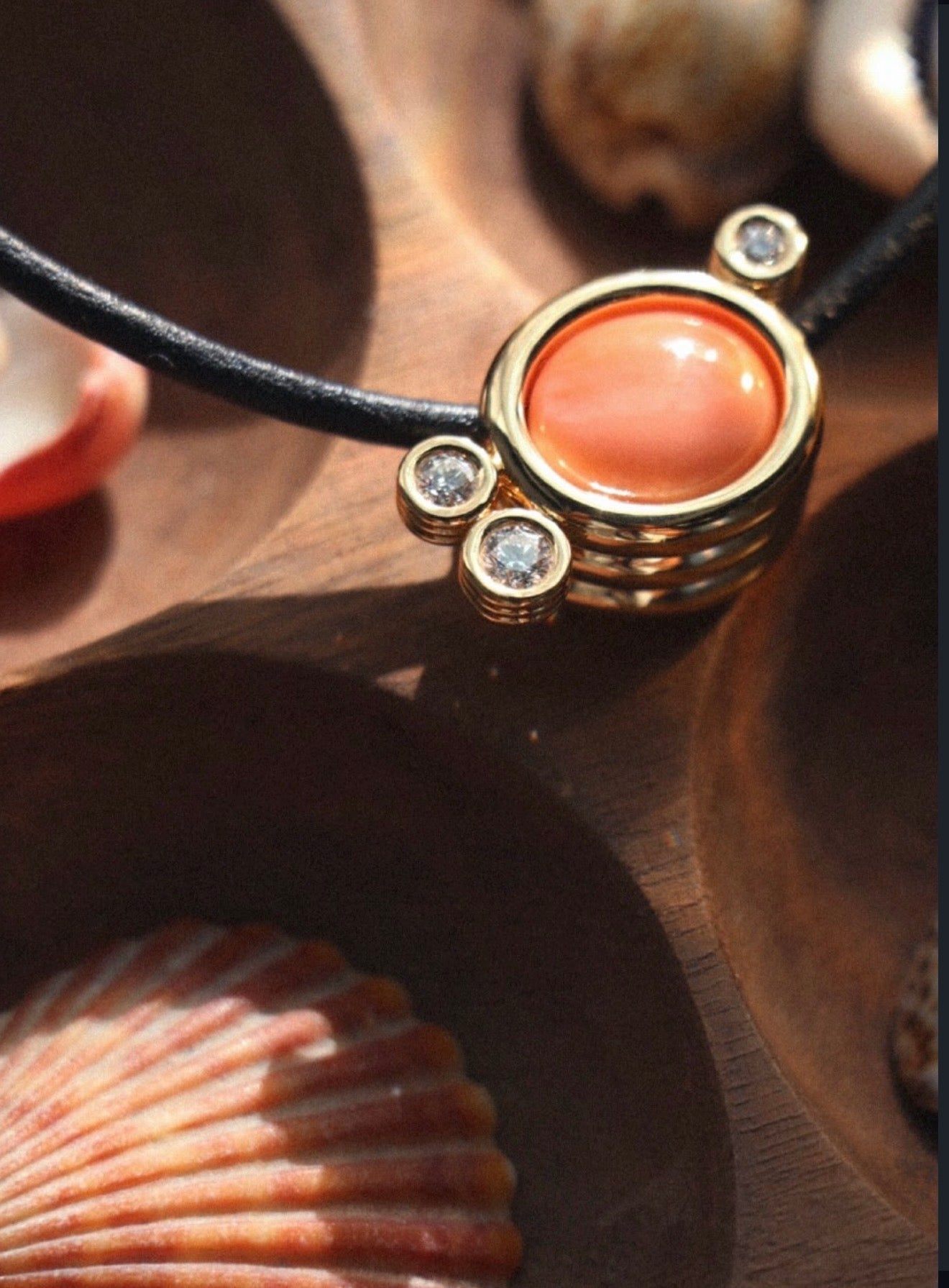 Scuba Choker, Coral